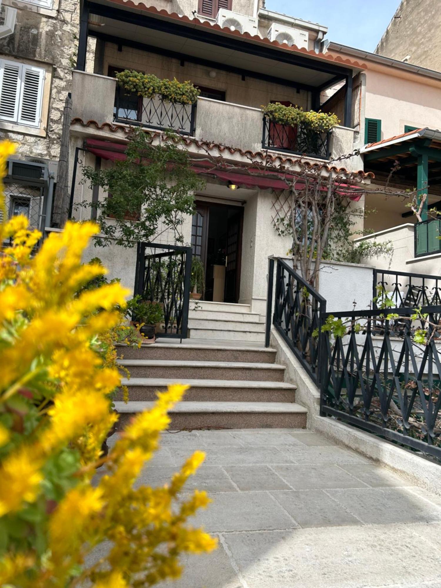 Guesthouse Fjaka سبليت المظهر الخارجي الصورة